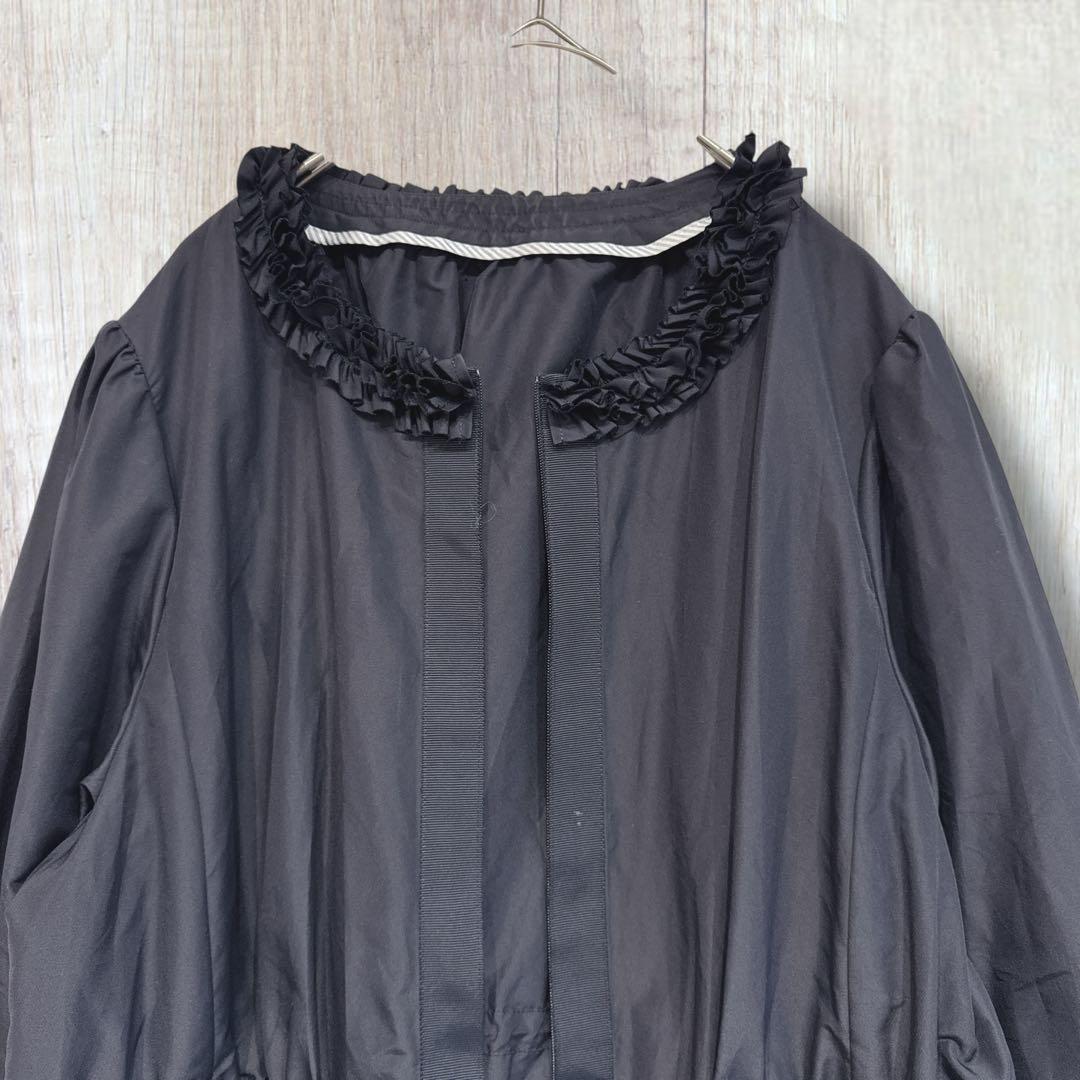 【 トゥービーシック 】 ティアードフリルタフタコート 濃紺 黒 46