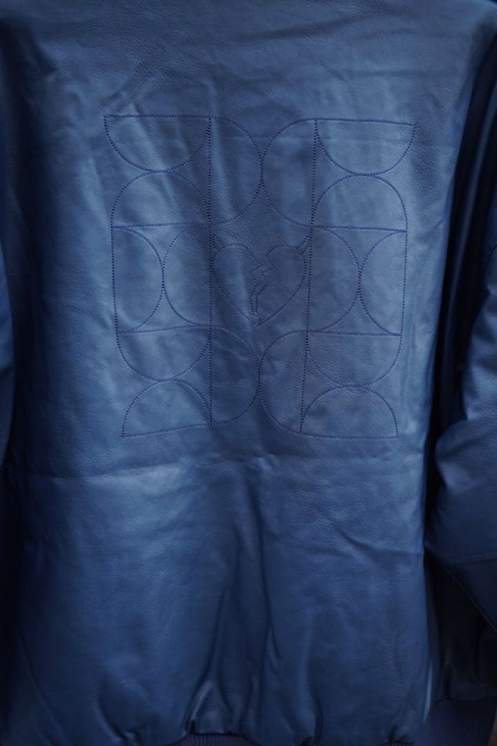 スカイ新品デビルユースPUレザー中綿Varsity JKT navy-XL