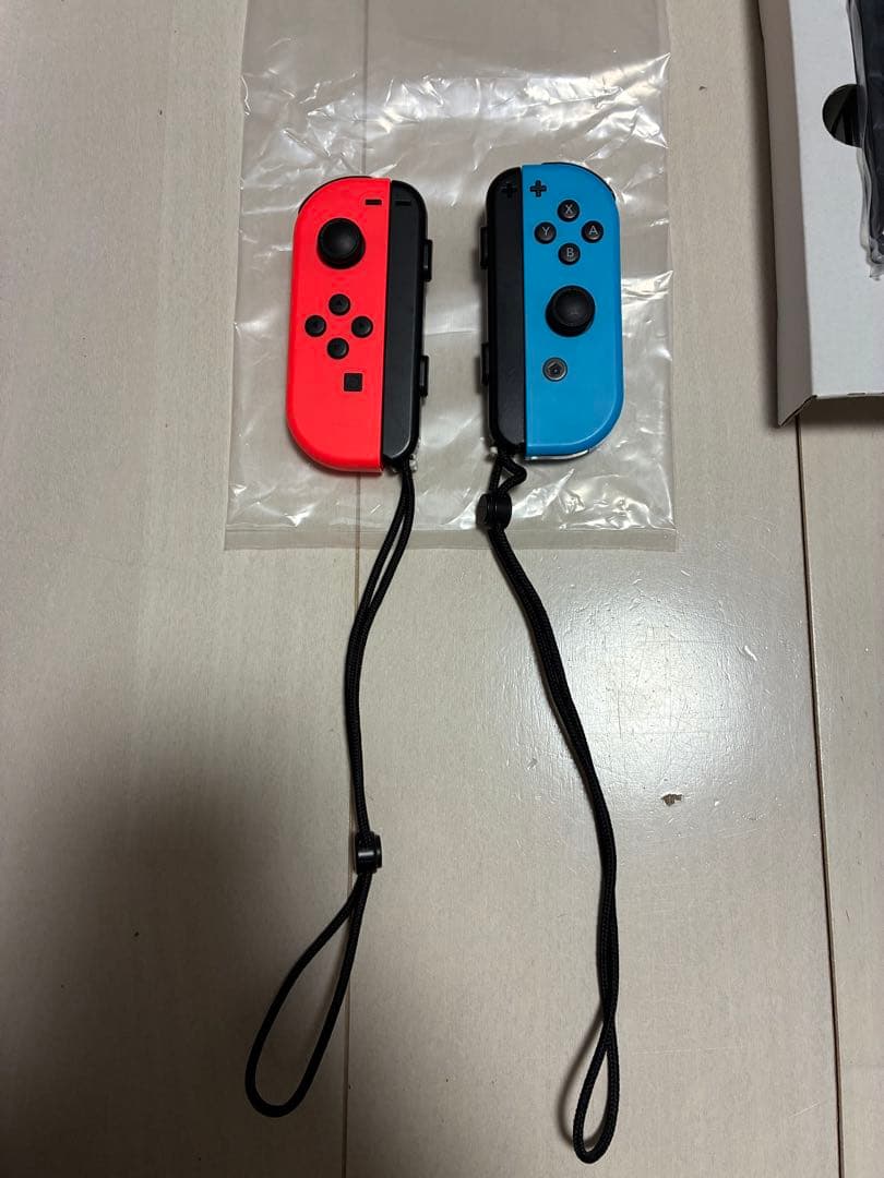 Nintendo SWITCH 本体　Joy-Con合計4台