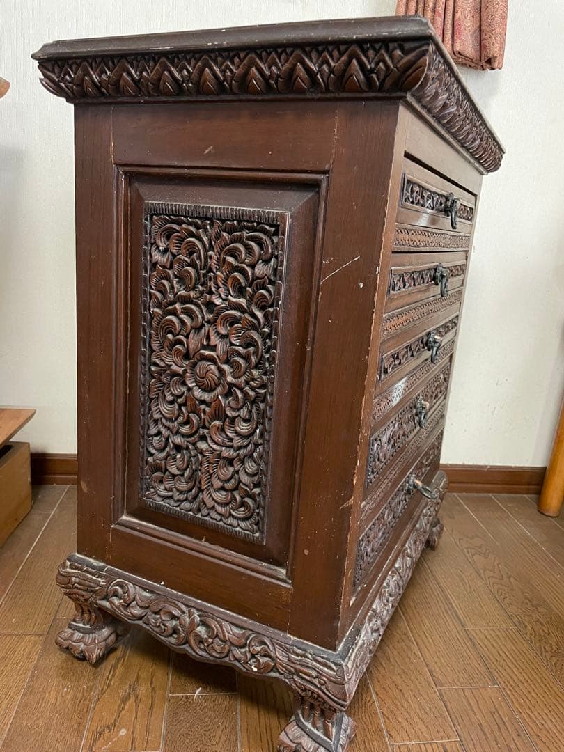 アジア家具　彫刻入り木製5段引き出し