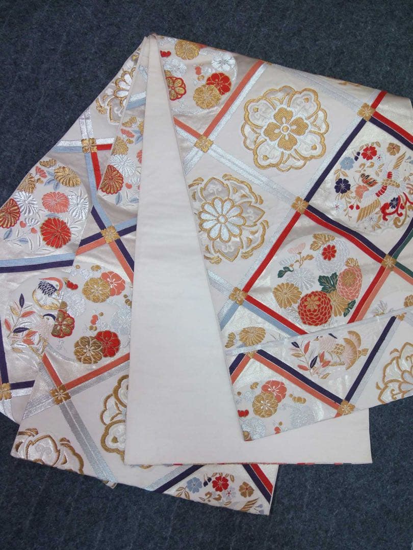 【豪華3点セット】振袖／濃紺地 藤花文様／銀駒刺繍／長襦袢・袋帯付き 晴れの日に