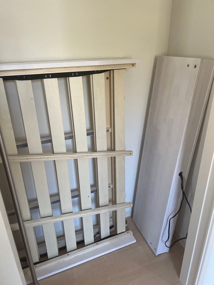 限定値下！ホワイト セミダブル　すのこベッドフレーム 3段階高さ調節付き　宮付