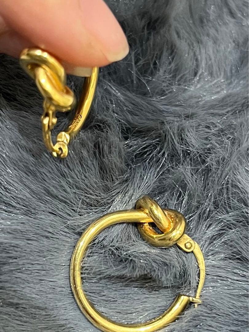 CELINE ノットピアス ゴールド