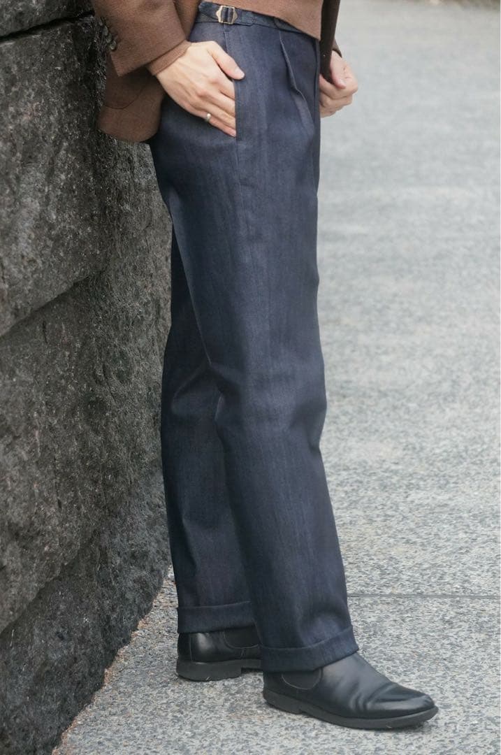 【極美品】鎌倉シャツ サイドアジャスター1プリーツデニムスラックス デニスラ44