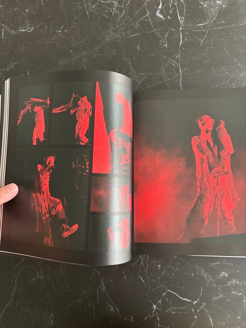 【初回生産限定】G-DRAGON 2017 DELUXE EDITIO新品同様