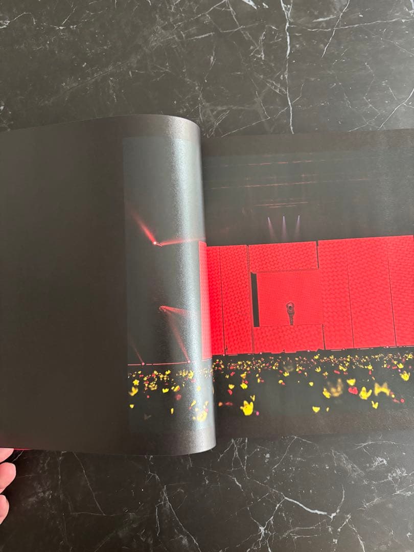 【初回生産限定】G-DRAGON 2017 DELUXE EDITIO新品同様