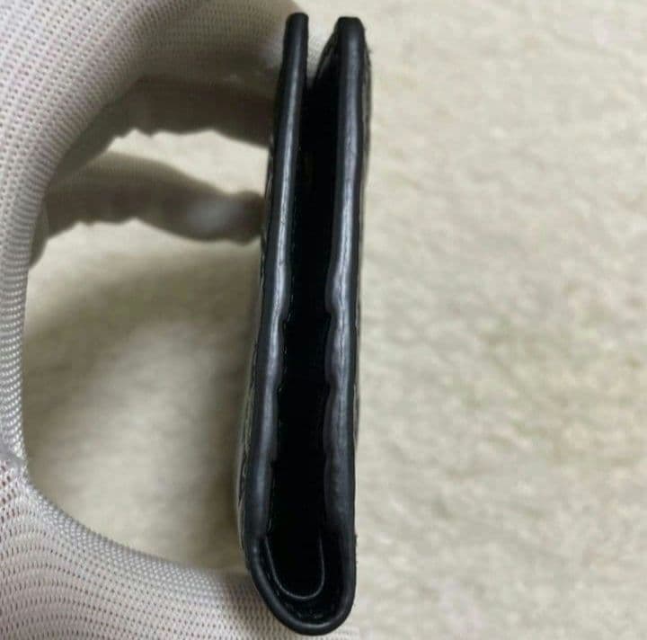 GUCCI　グッチ　折り財布　マイクロシマ　黒　未使用級‼️