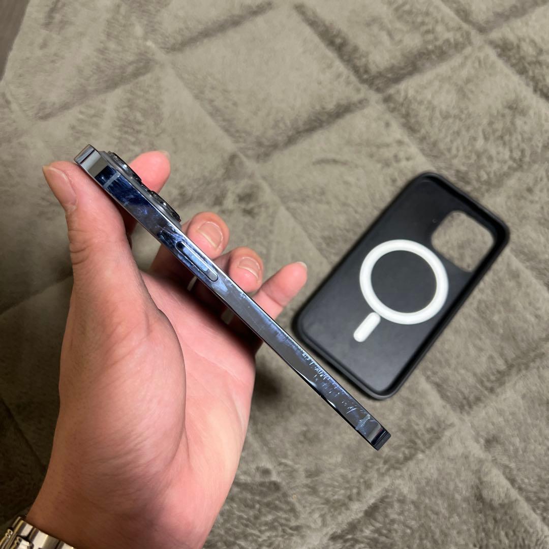 iPhone13pro 本体 カメラ割れあり