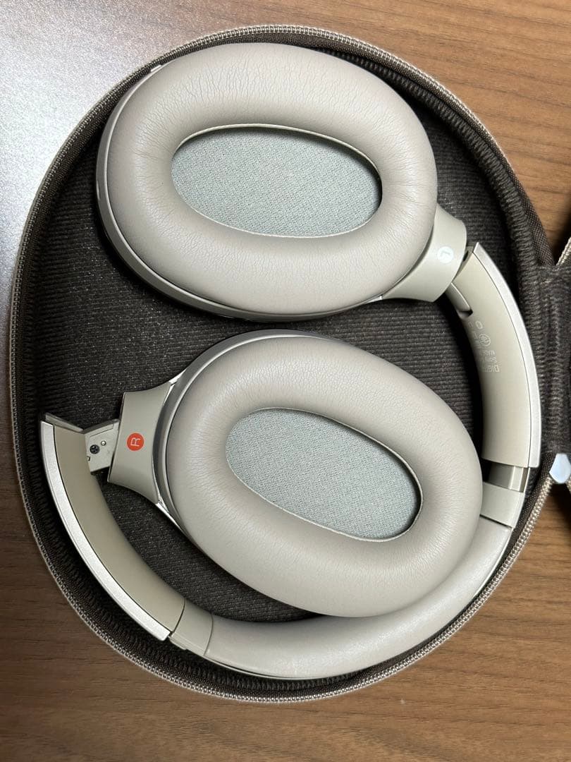 SONY ソニー WH-1000XM2 ノイズキャンセリングヘッドフォン　美品