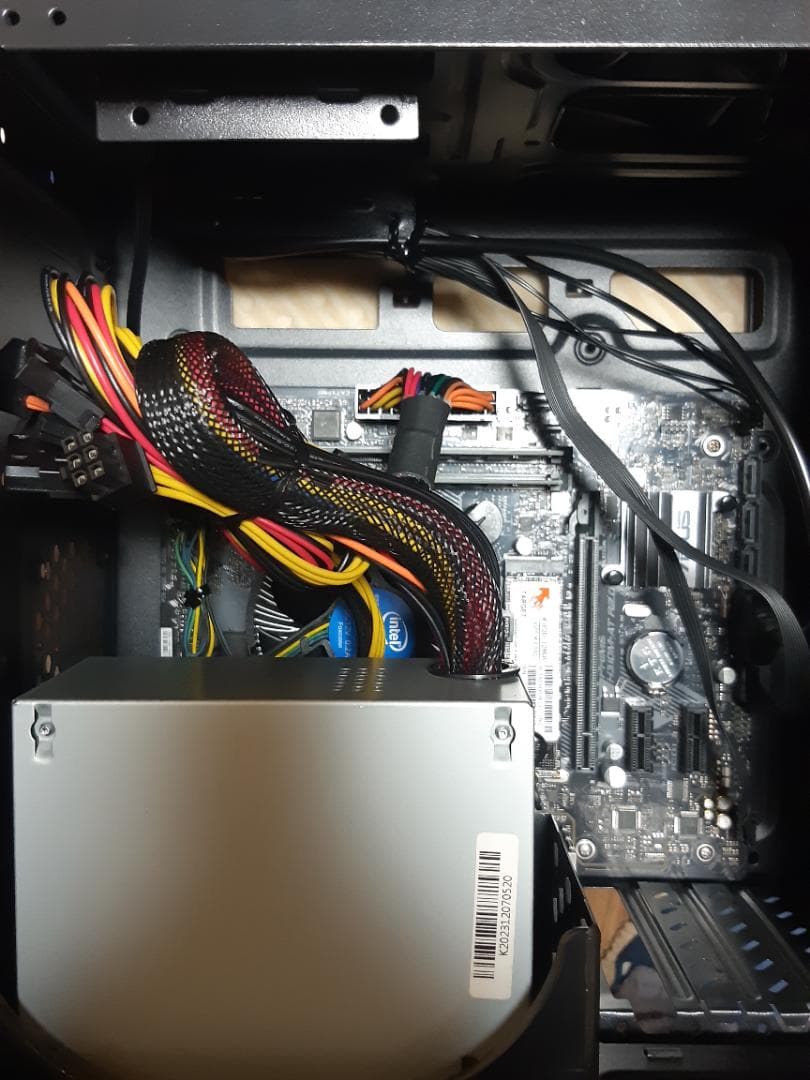 自作PC　第9世代i3・8GB・128GB・Win11