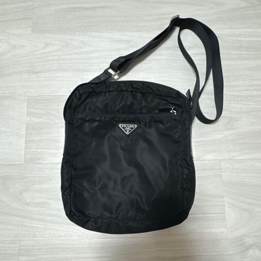 PRADA ナイロンショルダーバッグ B7370F