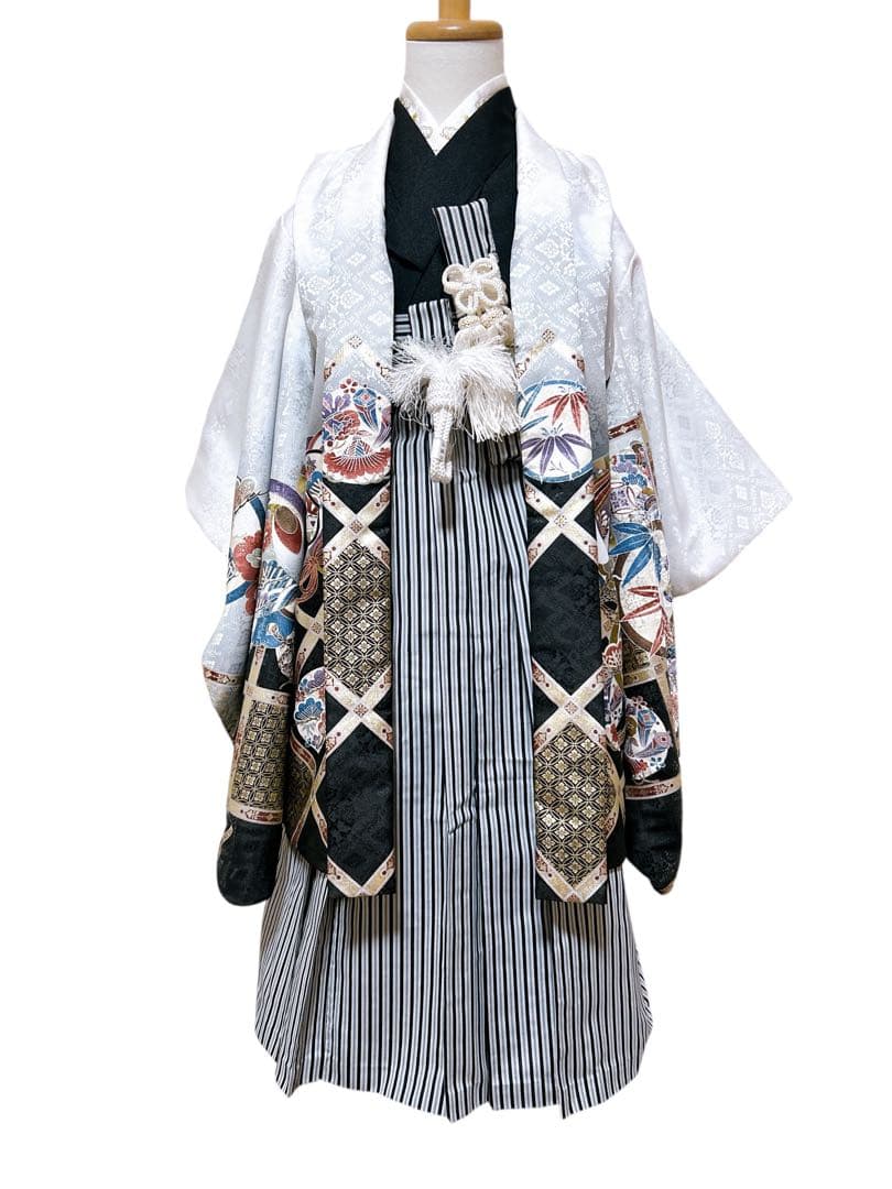 豪華刺繍入り♡七五三　5歳　男の子　フルセット　一式　縦縞袴　鷹　白系