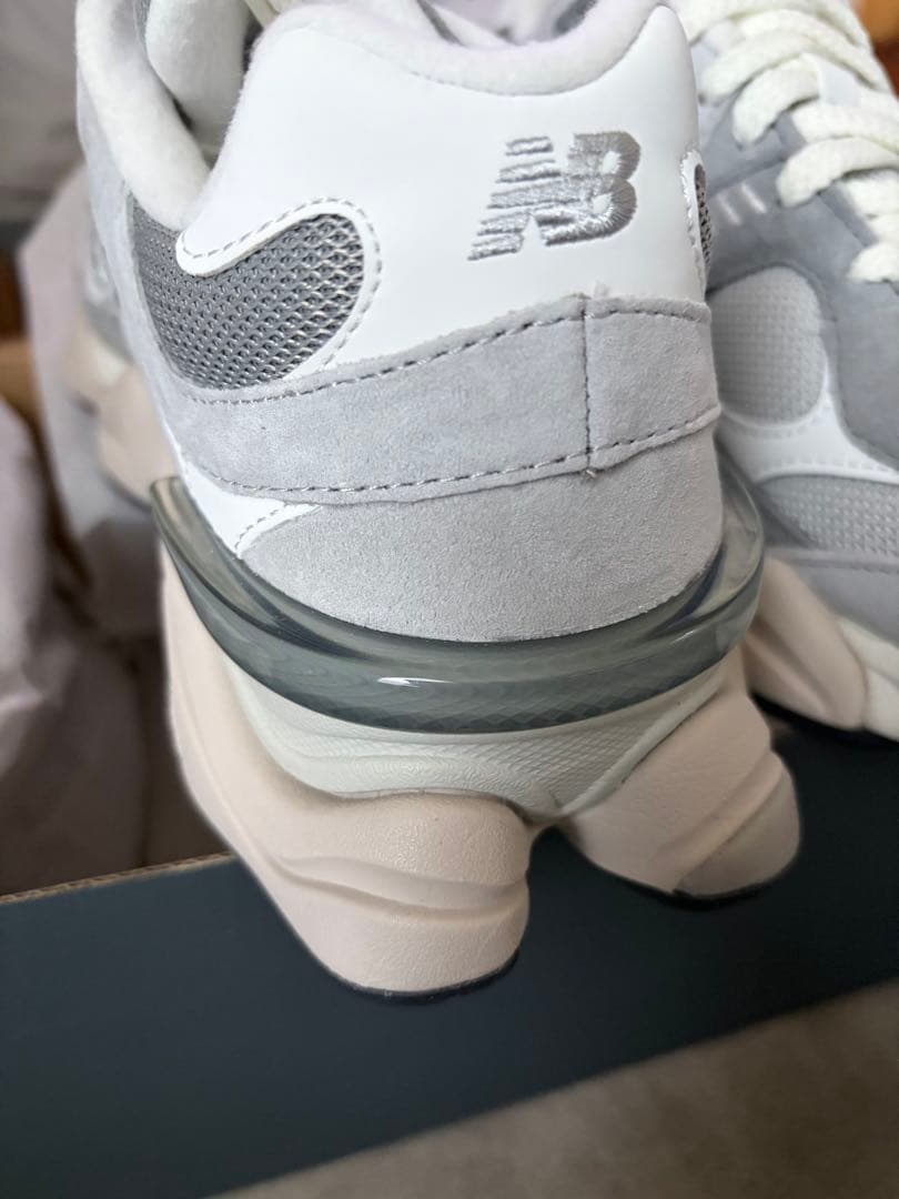 新品未使用　new balance U9060EEE 25.0cm