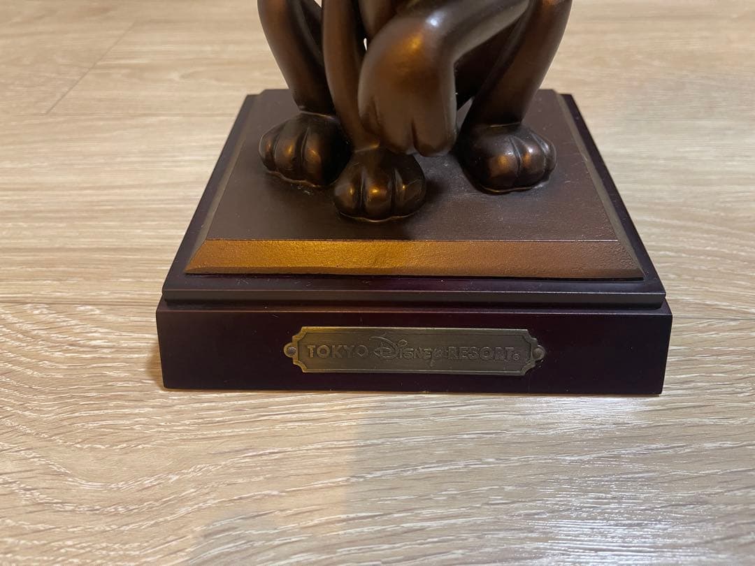 東京ディズニーランド　プルートブロンズ像