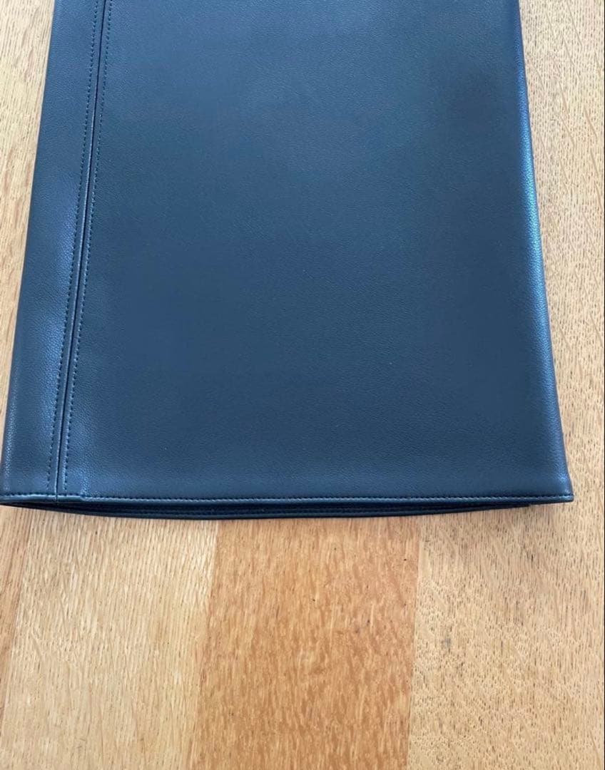 最終！滝沢眞規子着用MAXMARA エコレザーパンツ M ネイビー