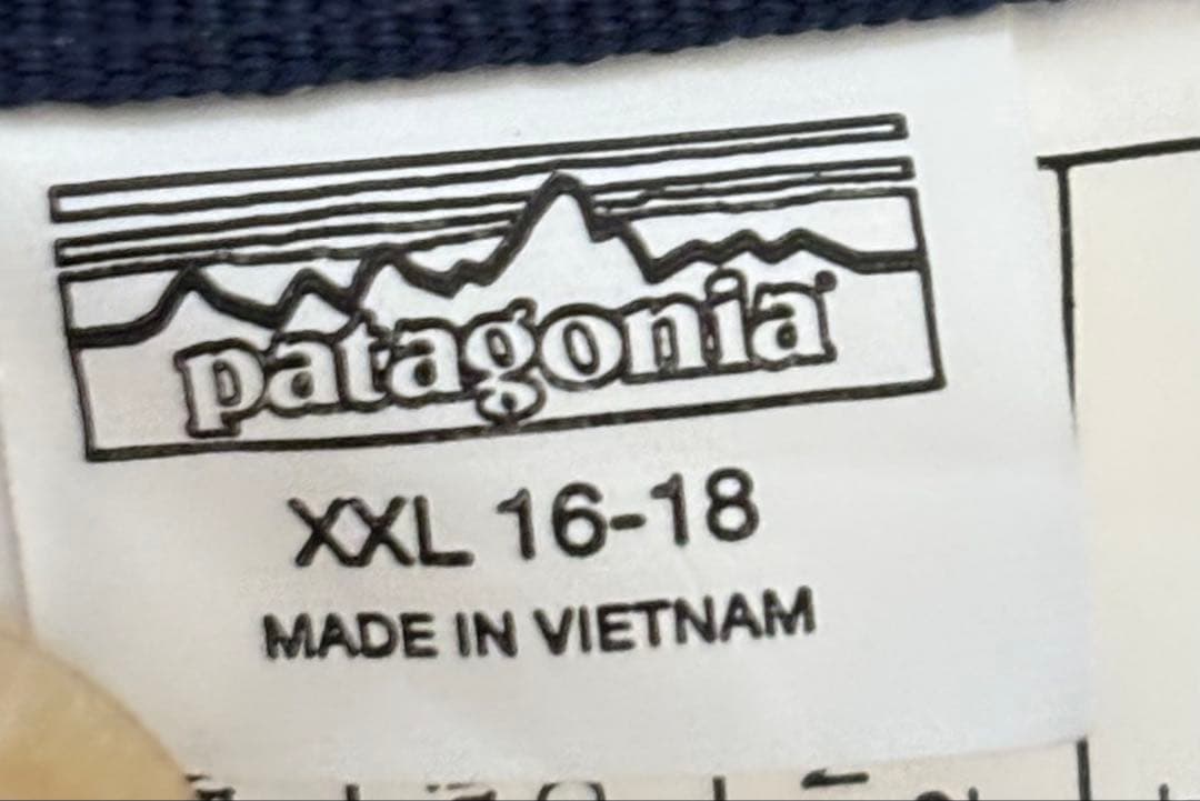 【ほぼ未使用】パタゴニア フリース リバーシブル ジャケットサイズ キッズXXL