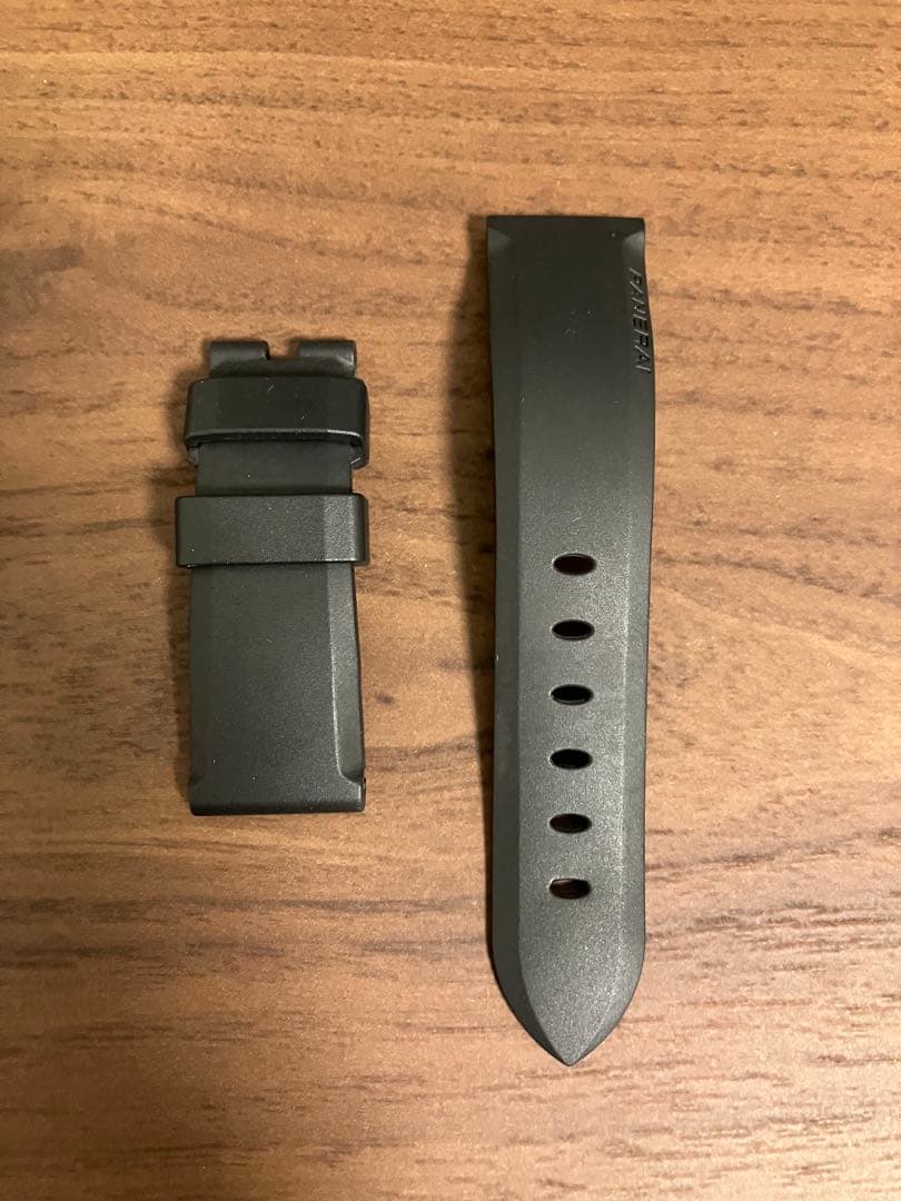 PANERAI ブラック ラバーベルト 箱付き　ルミノールドゥエ38mmに