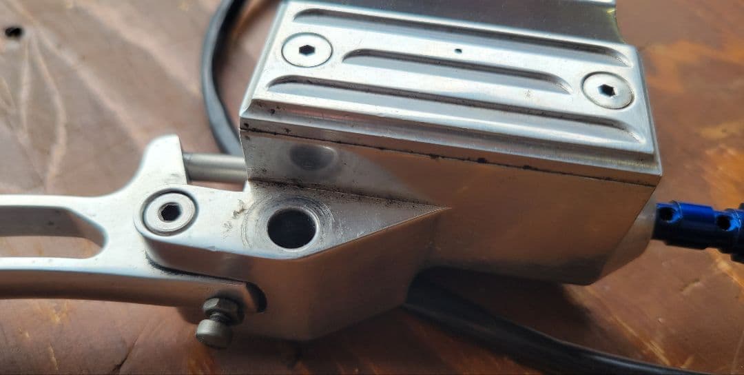 アレンネス　ブレーキマスターシリンダー