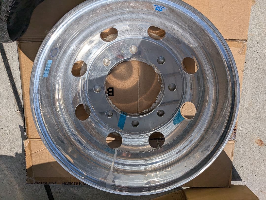 チ*ン様 19.5インチアルミホイール 8穴 ポリッシュ仕上げ　アルコア