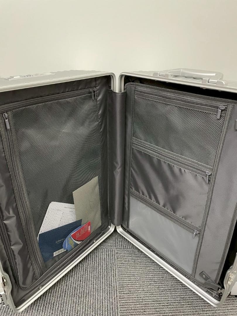 リベティ多機能キャリーケース【マットシルバーМサイズ】79