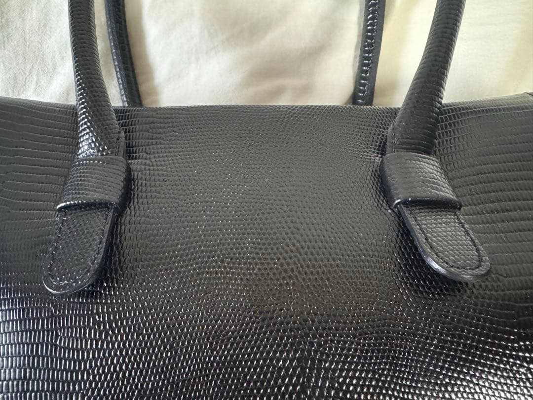 トフアンドロードストーン レディライトトート リザード　ブラック