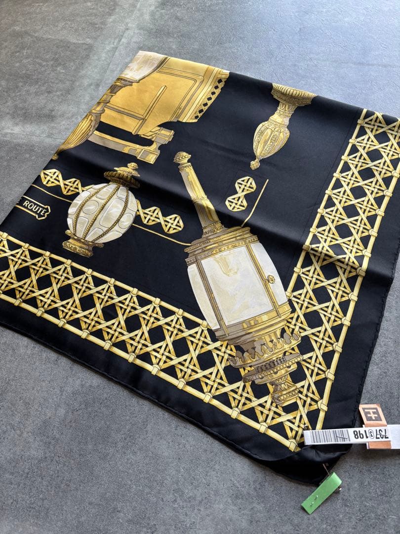 エルメス HERMES カレ90 FEUX DE ROUTE 馬車のランタン