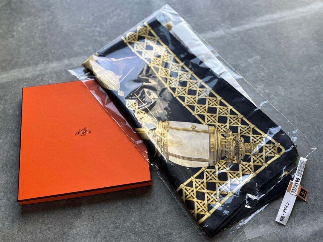 エルメス HERMES カレ90 FEUX DE ROUTE 馬車のランタン