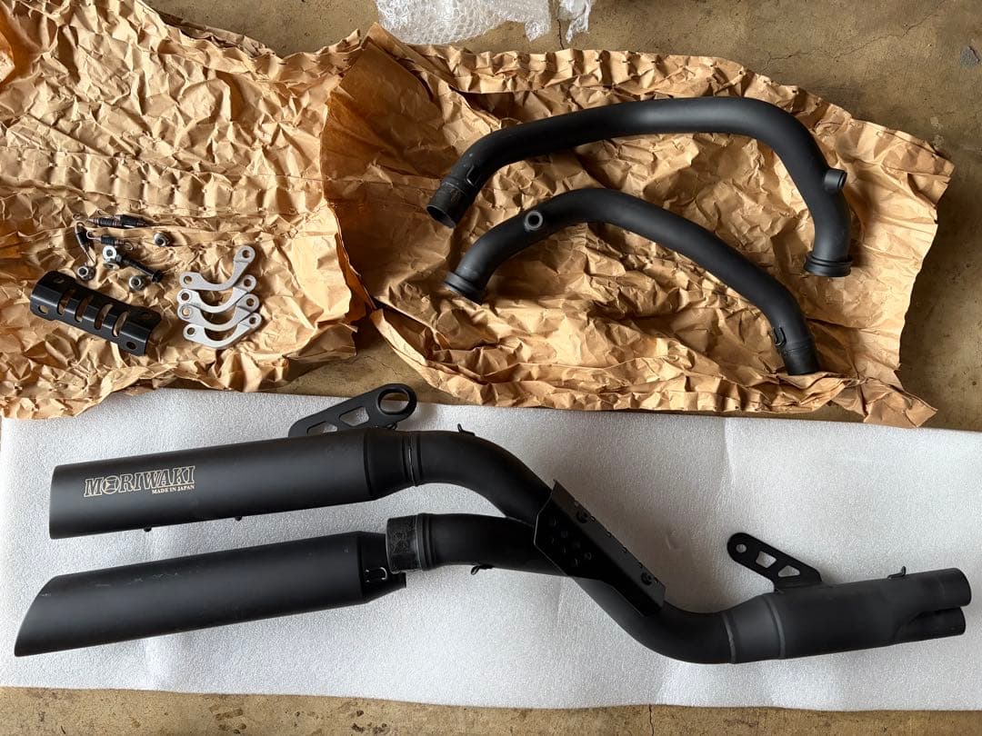 レブル1100用 モリワキ クロスツインフルエキゾースト ブラック