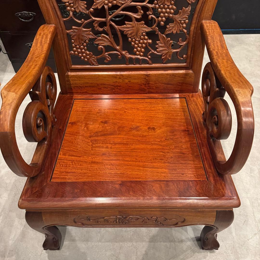 【豪華】花梨材 アームチェア 葡萄柄彫 ブドウ柄 アジアンヴィンテージ 在庫2脚