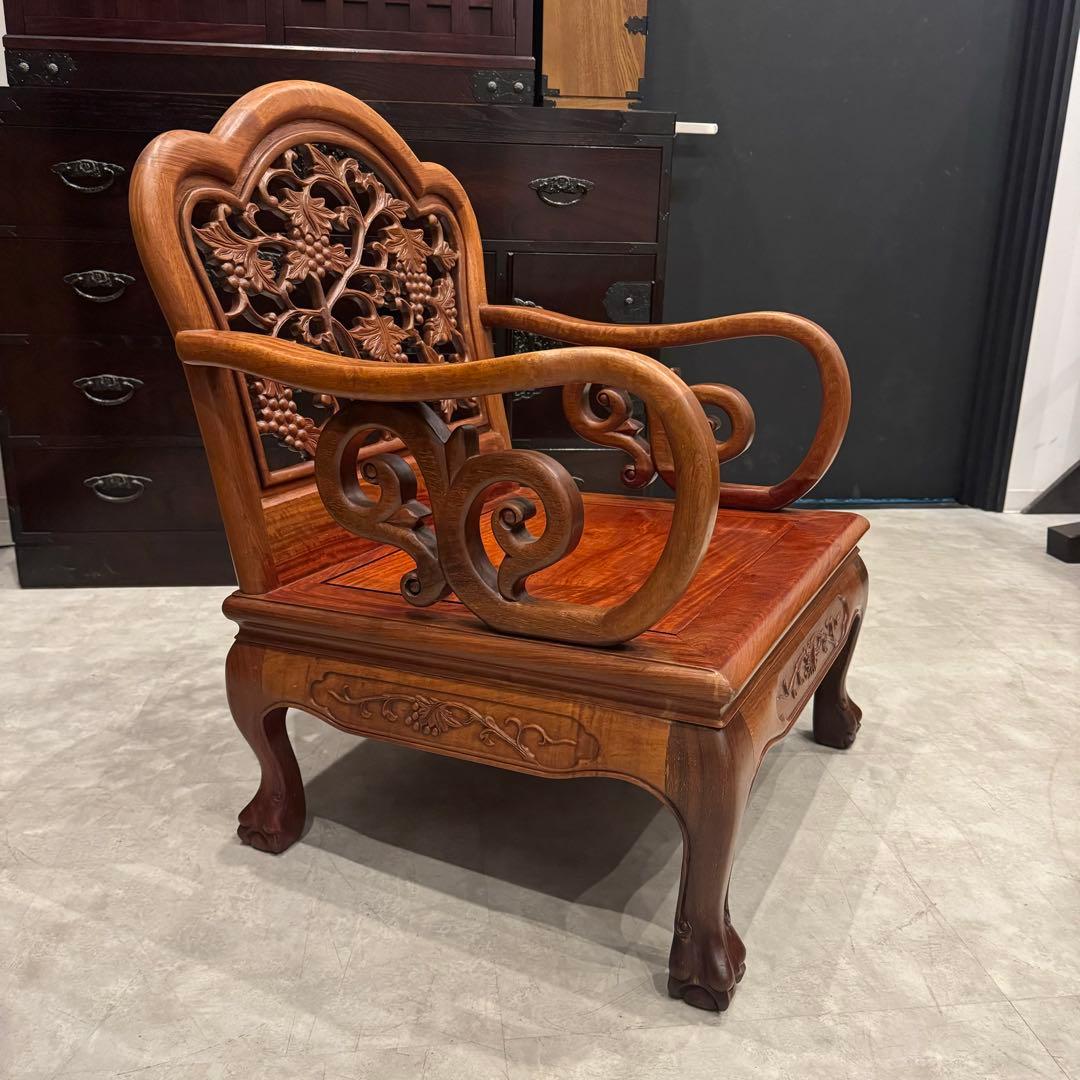 【豪華】花梨材 アームチェア 葡萄柄彫 ブドウ柄 アジアンヴィンテージ 在庫2脚