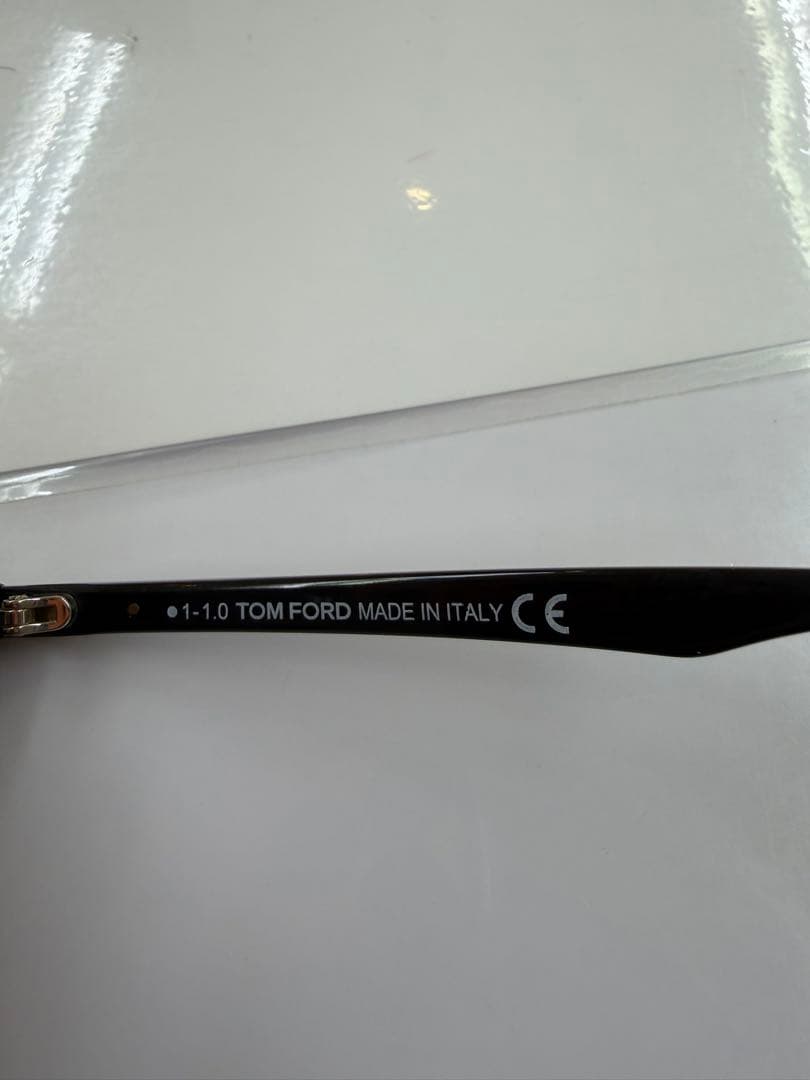 TOM FORD TF5680-F-B 001 ライトグレー サングラス