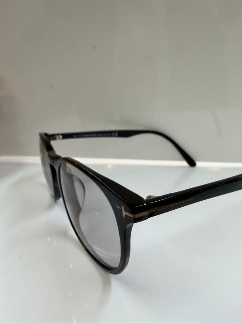 TOM FORD TF5680-F-B 001 ライトグレー サングラス