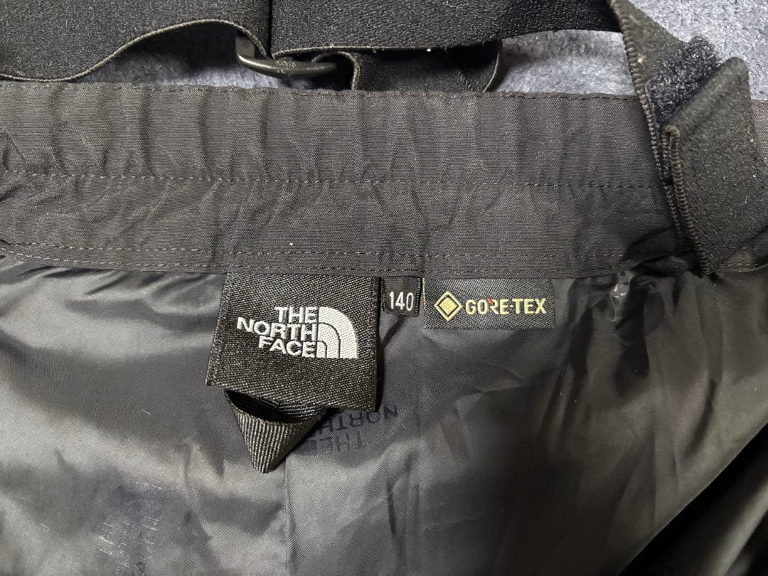 ノースフェイス　キッズ　スノーパンツ　サイズ140cm