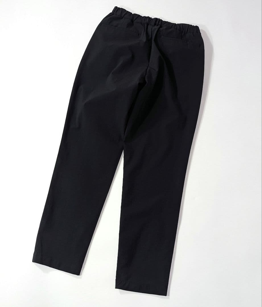 未使用級★BY 360 MASTER　1プリーツ　テーパードイージーパンツ　黒