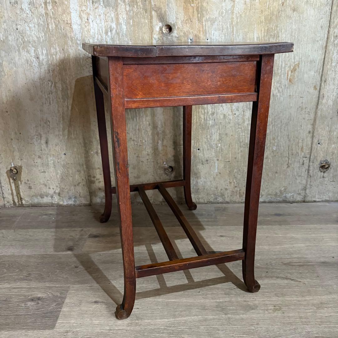 イギリス　ヴィンテージ　サイドテーブル　コーヒーテーブル　無垢材　花台