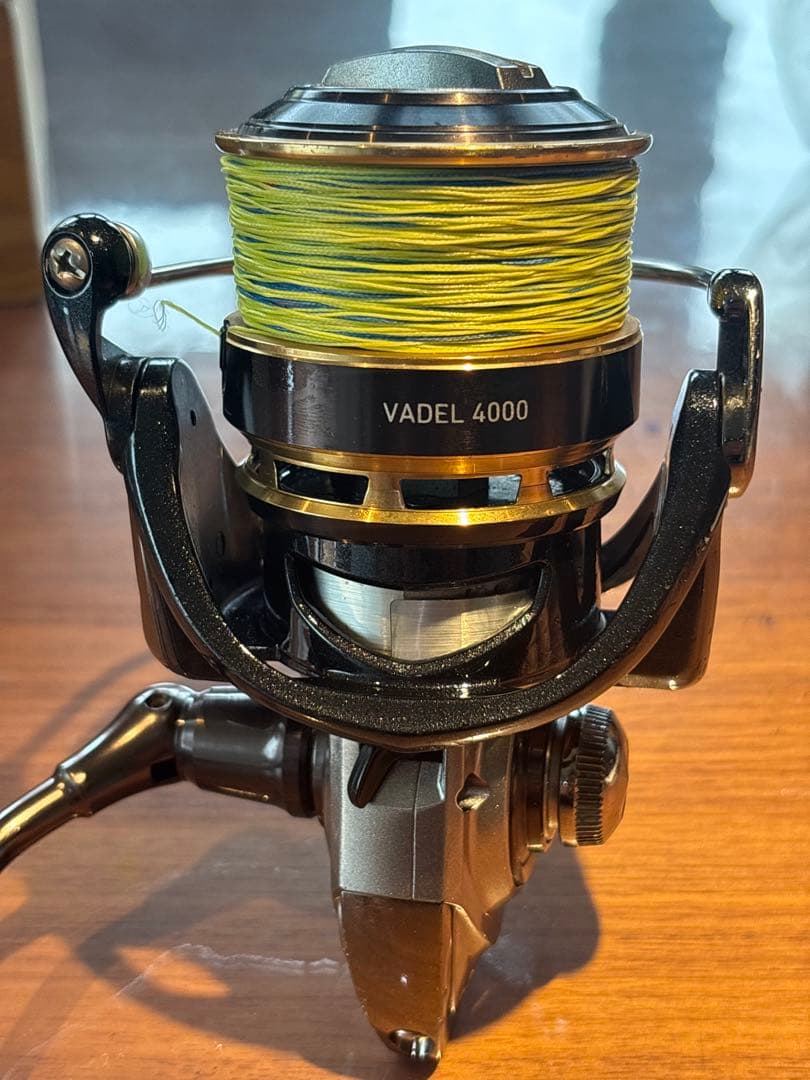 リール Daiwa VADEL 4000 Spinning Reel