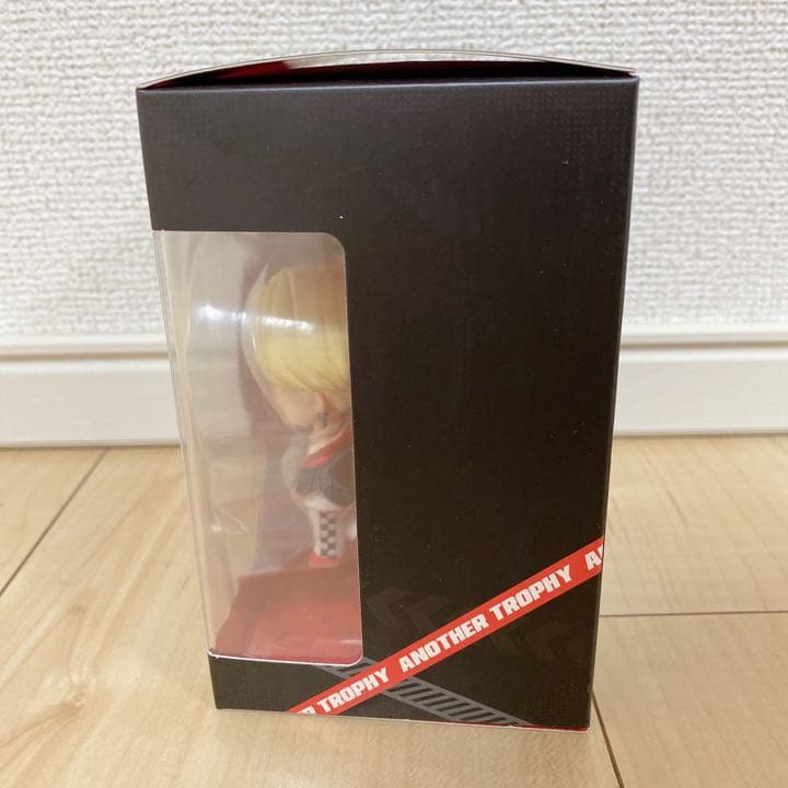 【新品】防弾少年団 BTS TINYTAN MIC DROP FIGURE