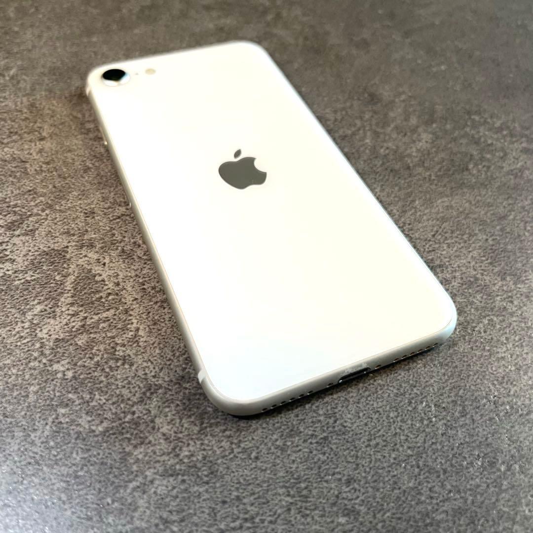 iPhone SE 第3世代 64GB スターライト バッテリー100%