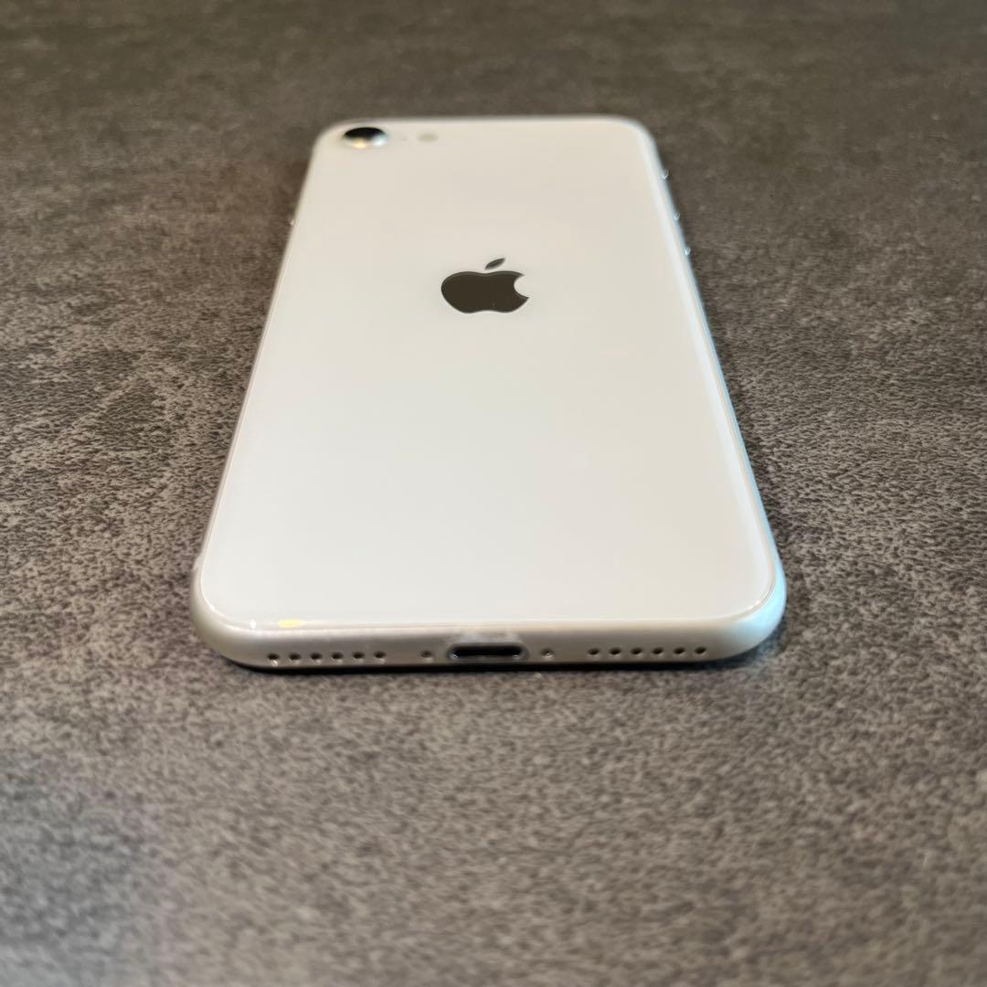 iPhone SE 第3世代 64GB スターライト バッテリー100%