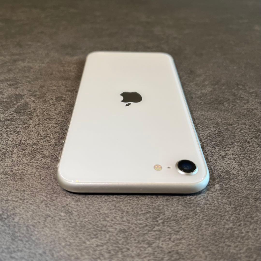 iPhone SE 第3世代 64GB スターライト バッテリー100%