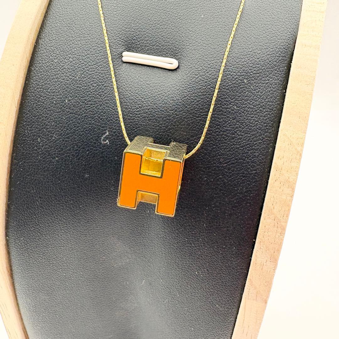 HERMES エルメス　H ロゴ　ペンダント ネックレス　オレンジ　ゴールド