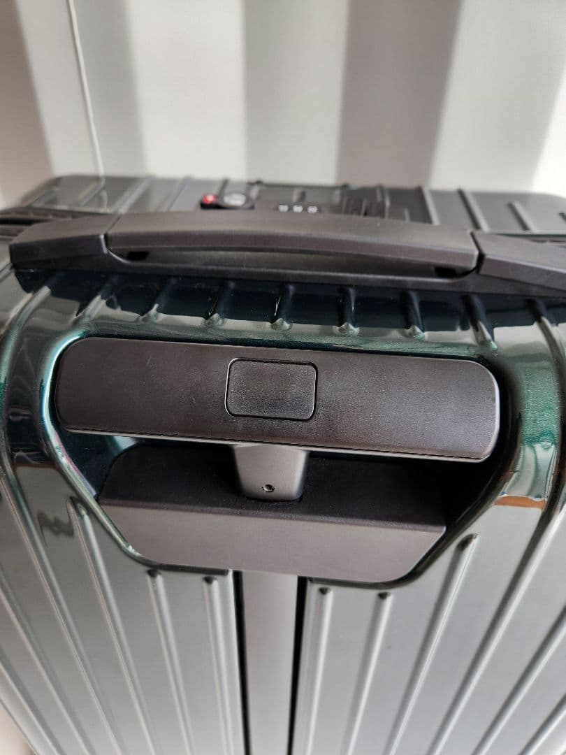 廃盤 Rimowa リモワ エッセンシャルライト キャビン 31L 機内持ち込み