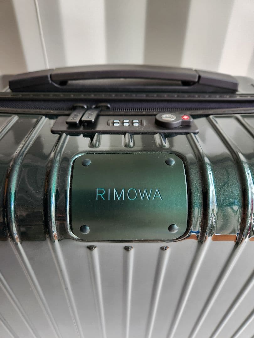 廃盤 Rimowa リモワ エッセンシャルライト キャビン 31L 機内持ち込み