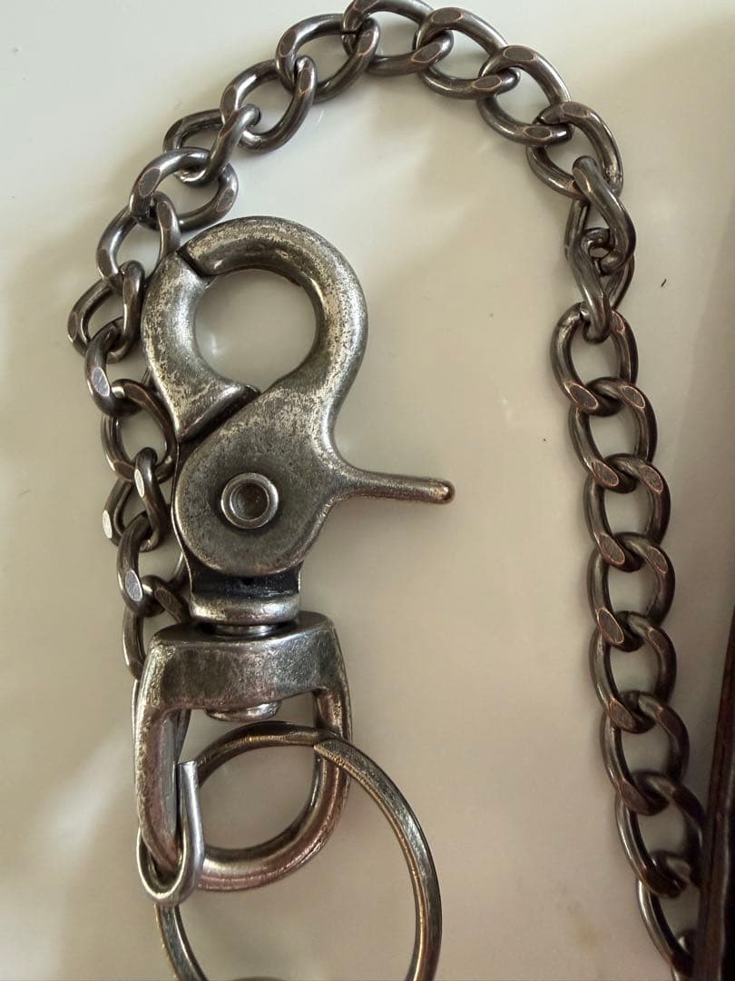 レザー製二つ折り財布 チェーン付き