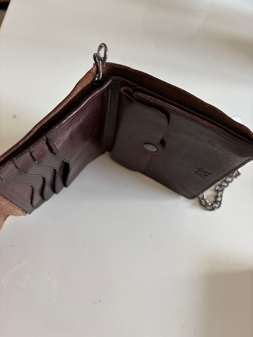 レザー製二つ折り財布 チェーン付き