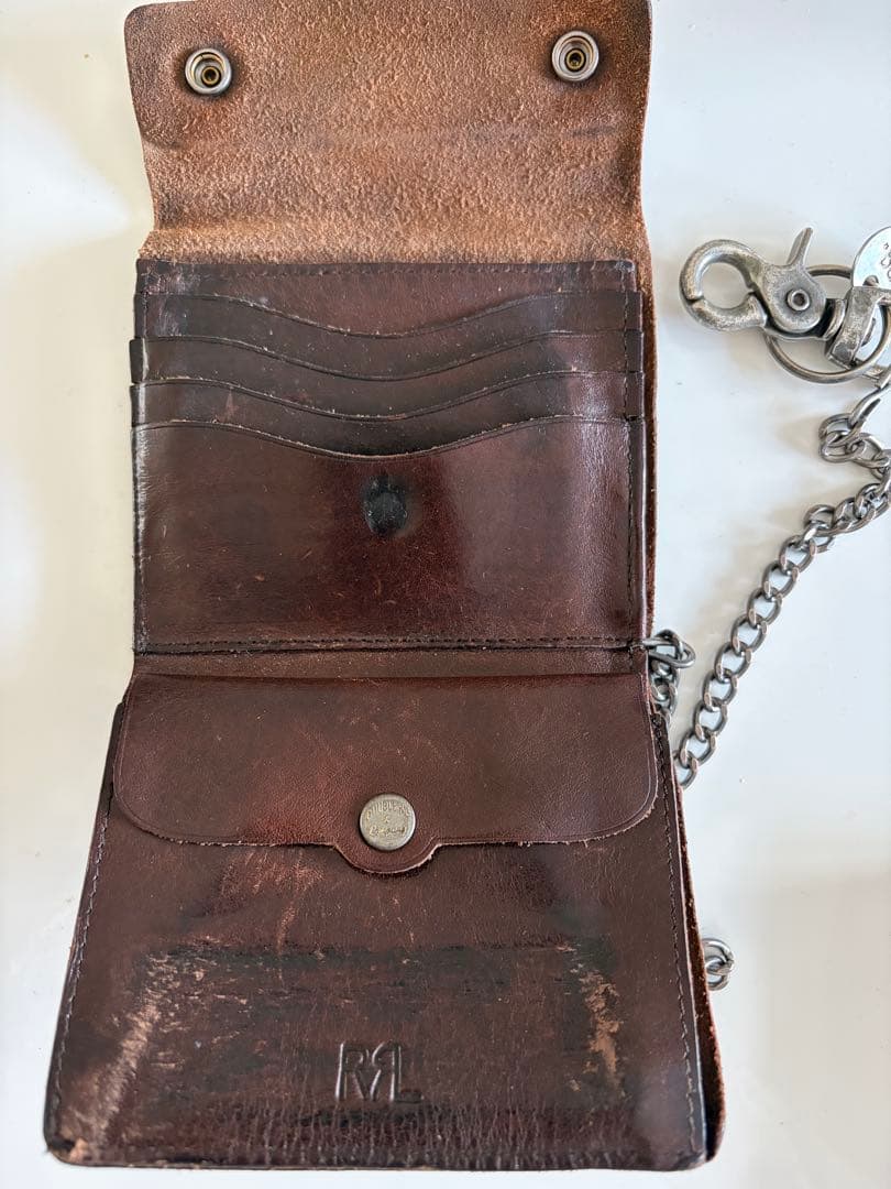 レザー製二つ折り財布 チェーン付き