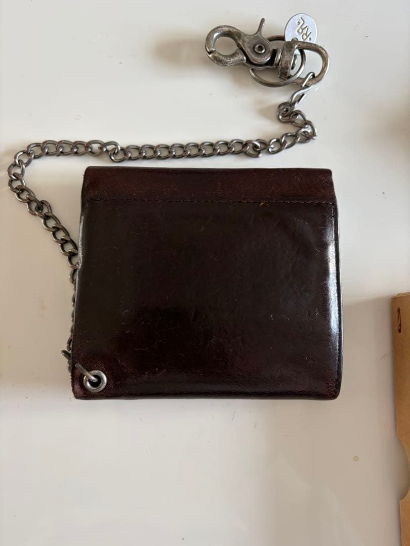 レザー製二つ折り財布 チェーン付き