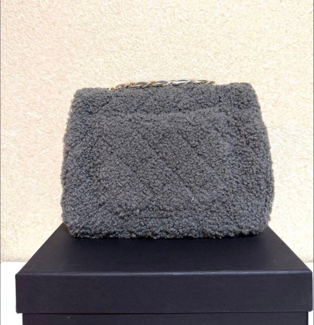 ✨限定VIPノベルティ✨CCロゴ　ショルダーバッグ　ボア　グレーカラー　訳あり‼️