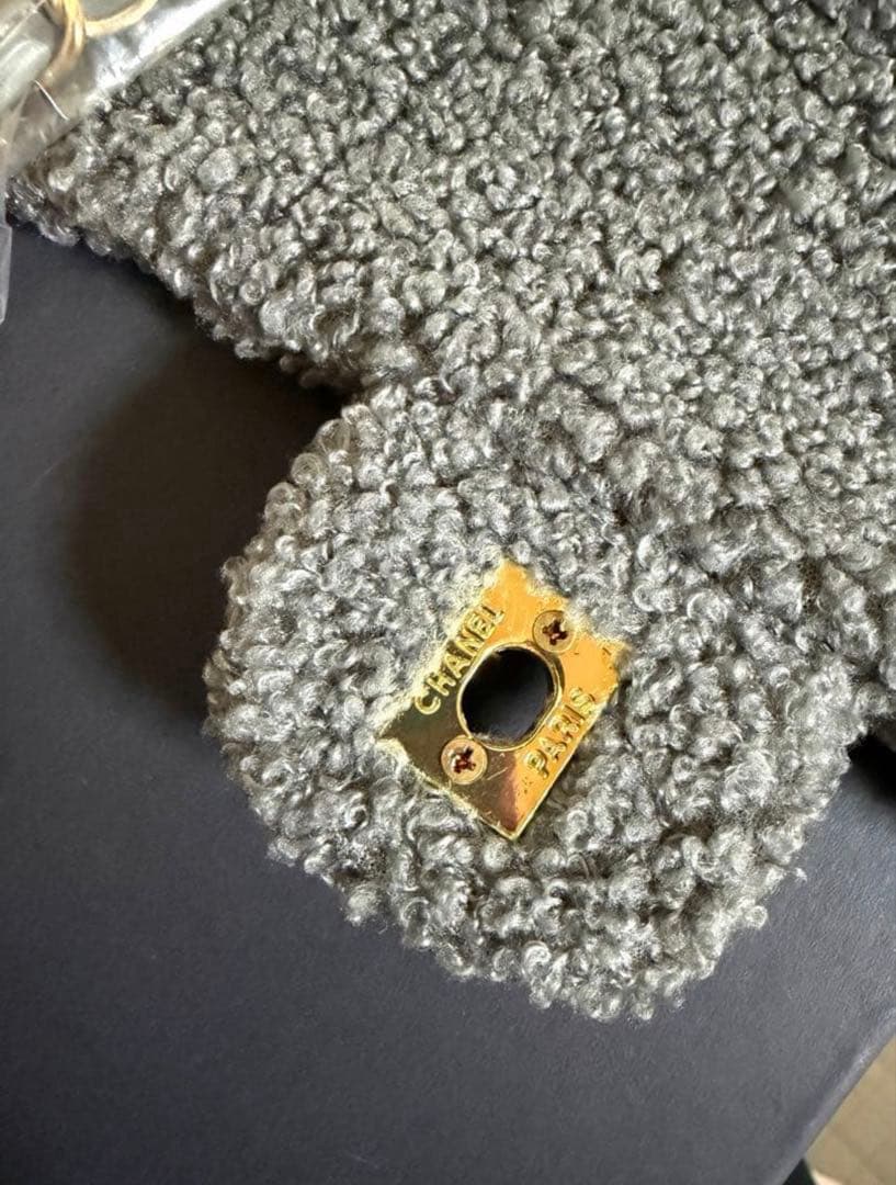 ✨限定VIPノベルティ✨CCロゴ　ショルダーバッグ　ボア　グレーカラー　訳あり‼️