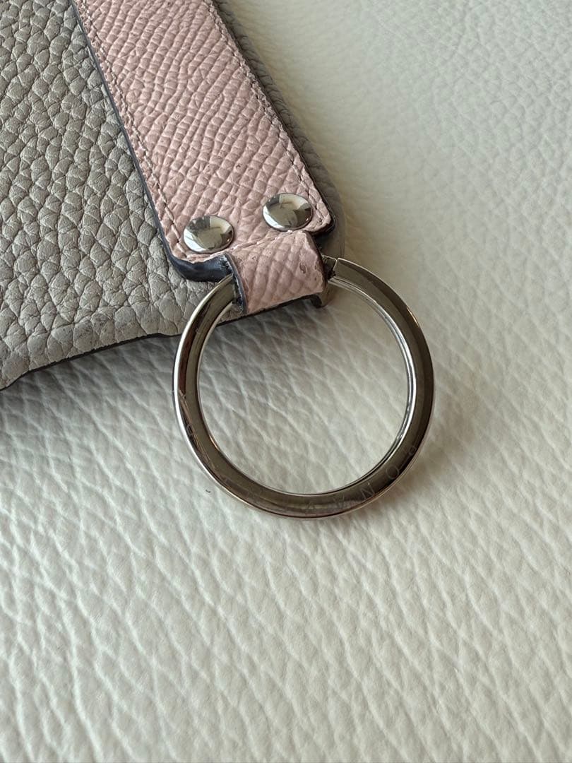 ゆ*た様 ボナベンチュラ iPhone 16 Pro ケース ストラップ